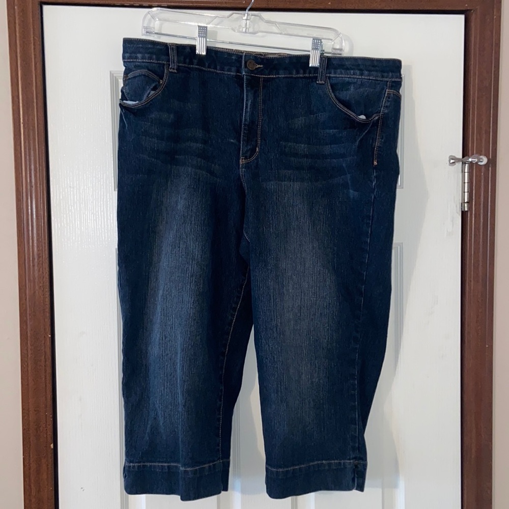Fashion Bug Slimming Plus Size Denim Capri Pants